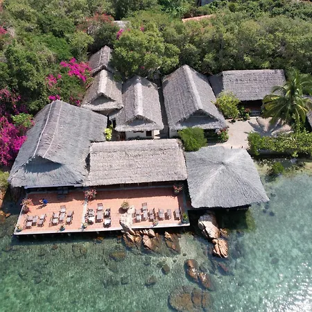Whale Island Resort-2